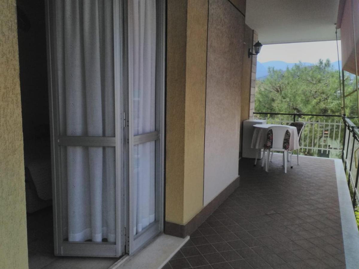 Valter Apartment Pietra Ligure Buitenkant foto